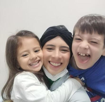 Meus filhos e meus pacientes, o mais velho está de aparelho.